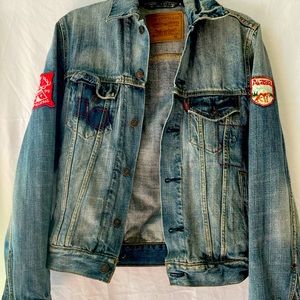 Levi’s Medium Wash Women’s Retro Trucker Jacket